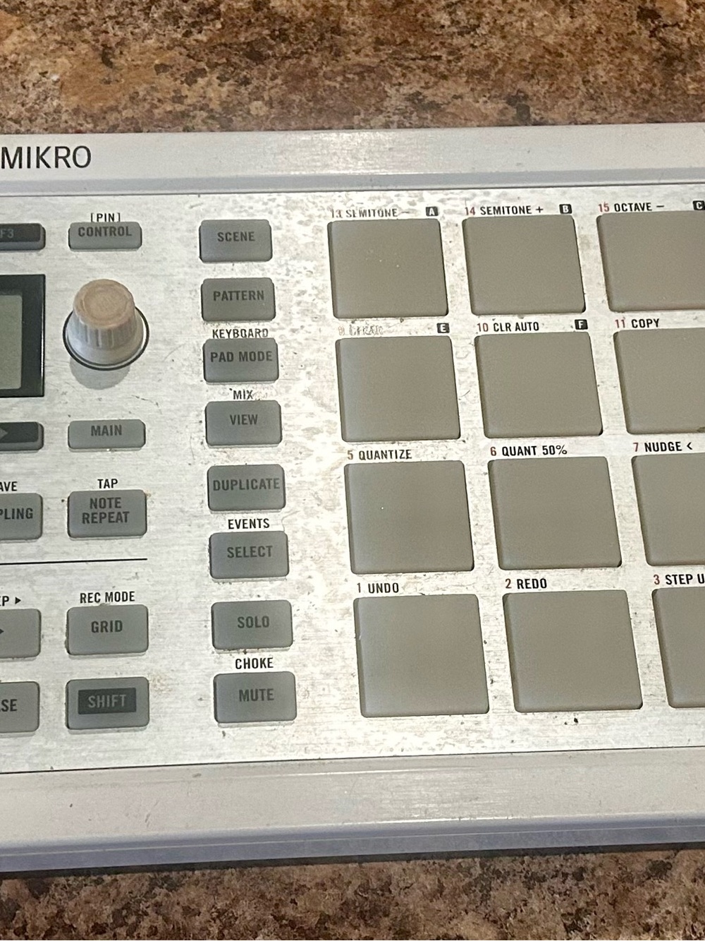 MIKRO Silver/Gray MIDI Pad Controller